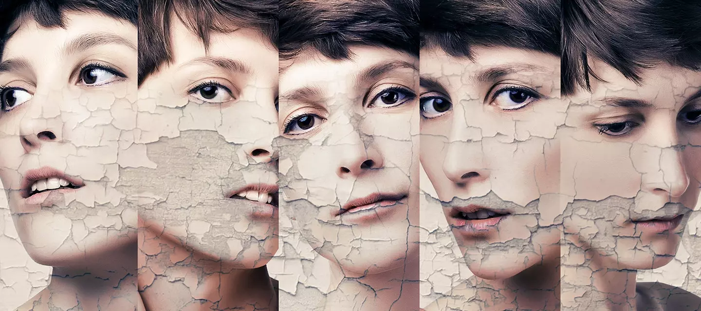 5 side by side portraits of a young woman with an effect of pealing painting